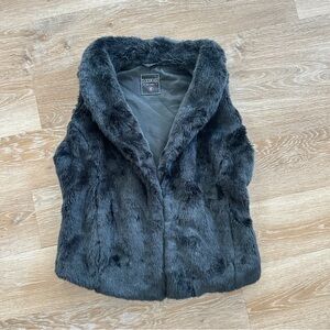 Women's Faux Fur Vest - Black size medium